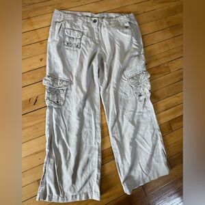 Da-Nang beige floral appliqué lightweight cargo pants